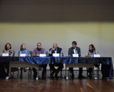 Mesa de abertura - Evento de Recepção aos alunos ingressantes - Auditório Vera Janacópulos Mesa de abertura - Evento de Recepção aos alunos ingressantes - Auditório Vera Janacópulos