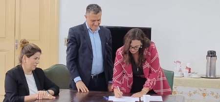Procurado-chefe assina