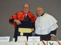 Docente Aurélio Wander Bastos, da Escola de Ciências Jurídicas, recebe título de professor emérito