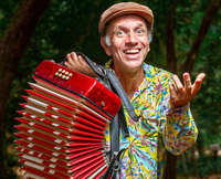 Escola de Teatro promove oficina ‘Na Pisada do Pulso’ com o artista Helder Vasconcelos