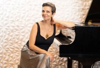 Mostra do Instituto Villa-Lobos terá apresentação da pianista Maria Teresa Madeira