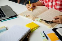 Pesquisa da UNIRIO propõe modelo de inteligência artificial para identificar alunos em risco de evasão