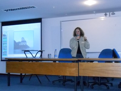 Profa. Laura Jane M. Santiago - UNIRIO/RJ