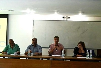 Participantes abordam questões sobre trabalho na indústria naval (Foto: Comso)