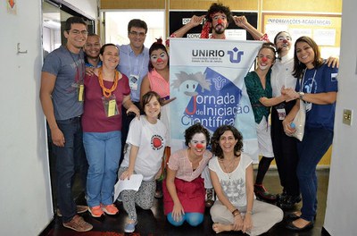 Apresentação do Projeto Enfermaria do Riso durante a JIC (Foto: Comso)