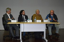 Fusão dos ministérios da CT&I e das Comunicações é um retrocesso, apontam cientistas e parlamentares em debate na UNIRIO