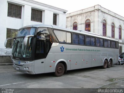 ônibus com elevador para cadeirante