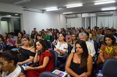 Auditório da Escola de Nutrição durante aula inaugural