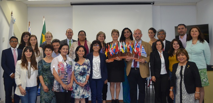 Cerimônia de encerramento do Programa Puedes reúne gestores e representantes das Universidades parceiras