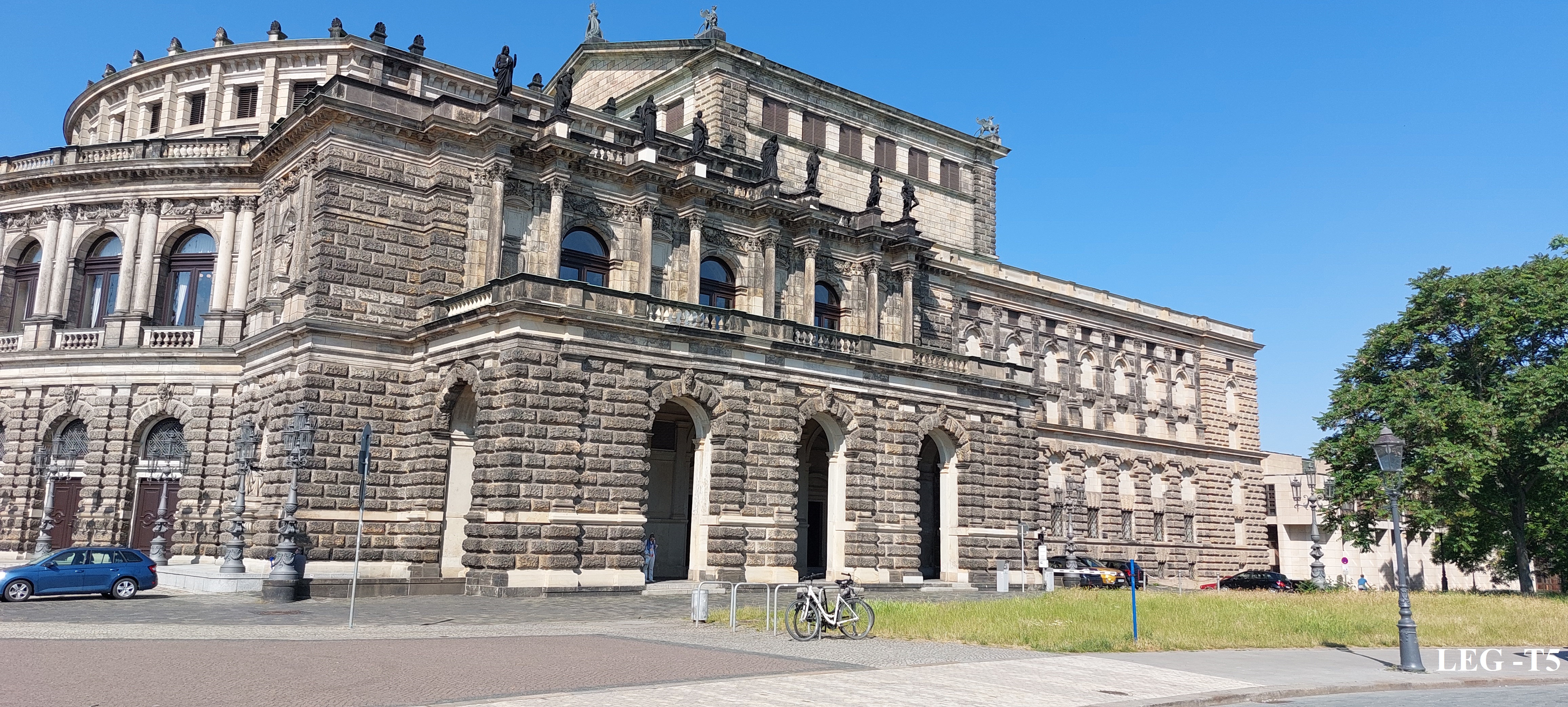 Fig.2 - SemperOper_ Fachada lateral_ 20230611_094303.jpg