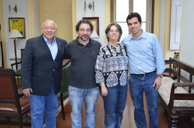 Da esquerda para a direita: o reitor Jutuca, os professores Nilton e Valéria, e o vice-reitor Ricardo Cardoso (Foto: Comso)