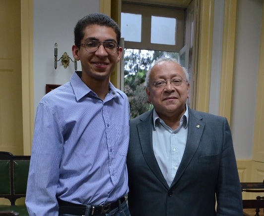 Bolsista de mobilidade internacional participa de encontro com o reitor