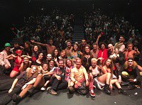 Apresentação de espetáculo ‘Cabaré Sade’ reúne 550 pessoas em mostra de teatro na Barra Apresentação de espetáculo ‘Cabaré Sade’ reúne 550 pessoas em mostra de teatro na Barra